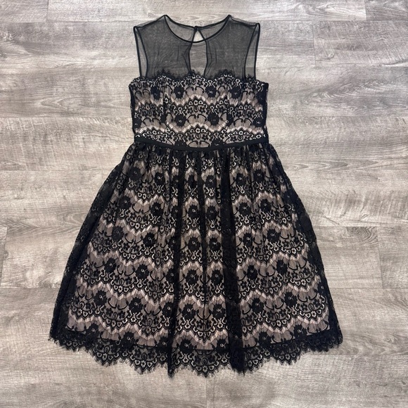 Maggy London Dresses & Skirts - Maggy London Lace Fit & Flare Black Dress Nude Lining Womens Sz. 6
